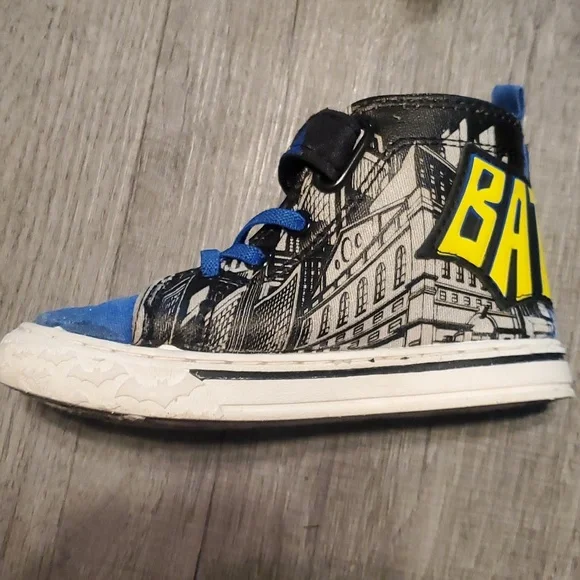 Kids Batman size 8 high top sneakers - Picture 8 of 8